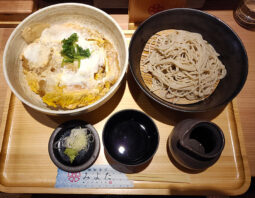 [蕎麦きり みよた]蕎麦屋の極みカツ丼セット(946円)