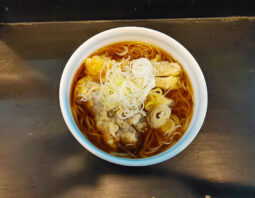 [きらく蕎麦おがわ]なす天そば(450円)[浅草橋]