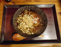 [嵯峨谷]刻み玉葱そば(450円)