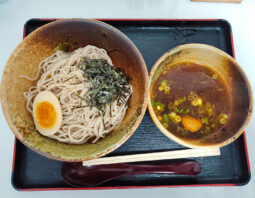 [えきめんや] 豚角煮ラー油つけそば(550円)[京急川崎]