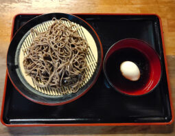 [京橋 恵み屋]ネギ汁田舎蕎麦(450円)[銀座]