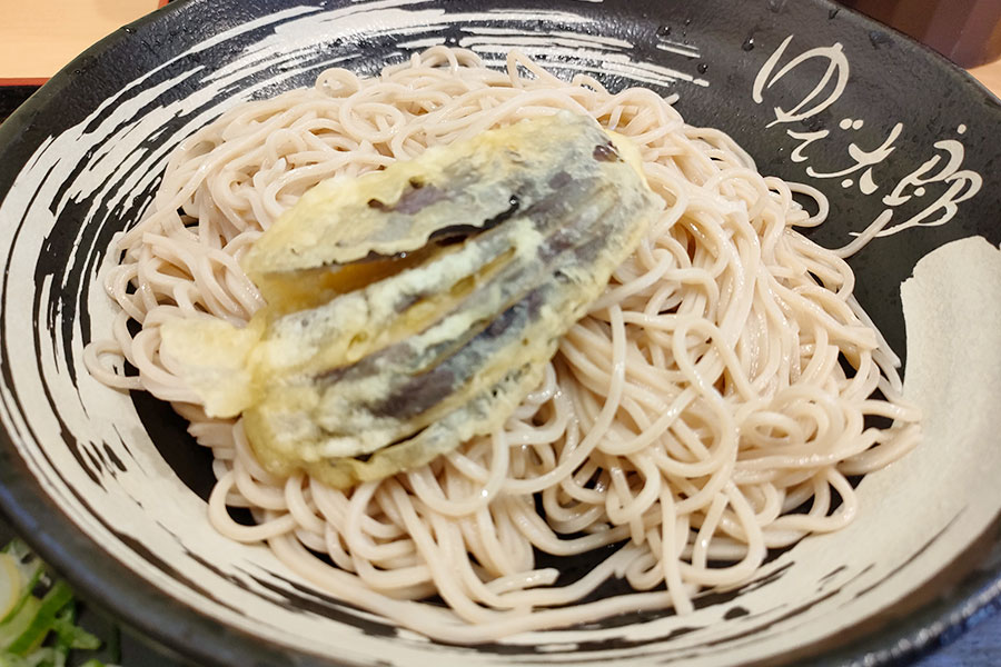 [ゆで太郎]スパイシーカレーつけ蕎麦なす天添え(680円)